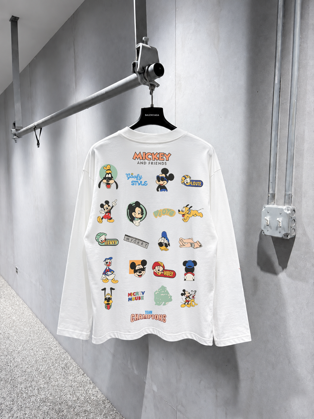 MICKEY & FRIENDS — PLAYFUL Long Sleeve